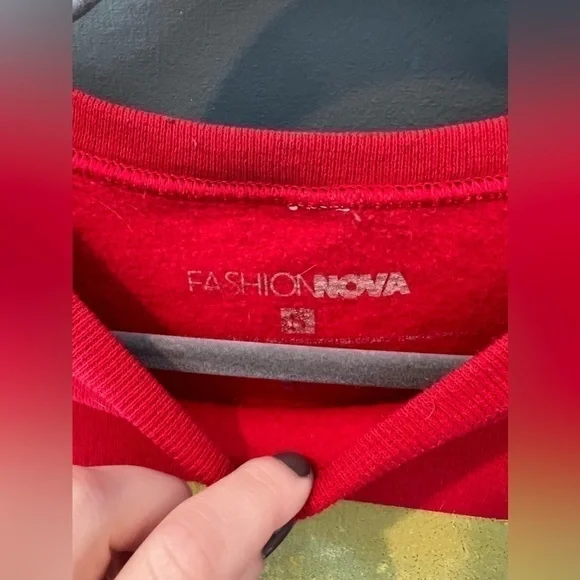 Fashion Nova Red Mona Lisa Graphic Trendy Sweater Sweatshirt, Small - Picture 2 of 2